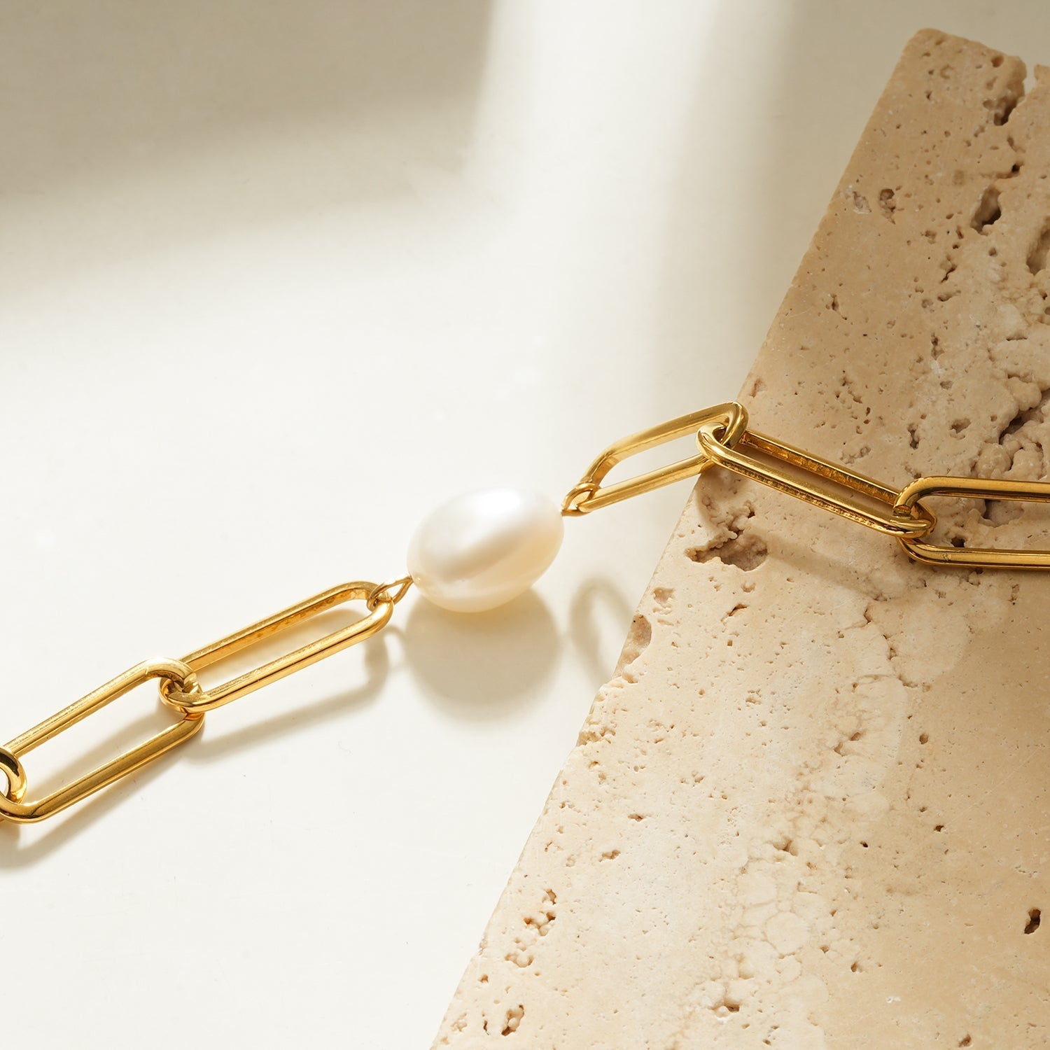 Pearl - Gold Paper Clip Chain Bracelet - BlooomiT
